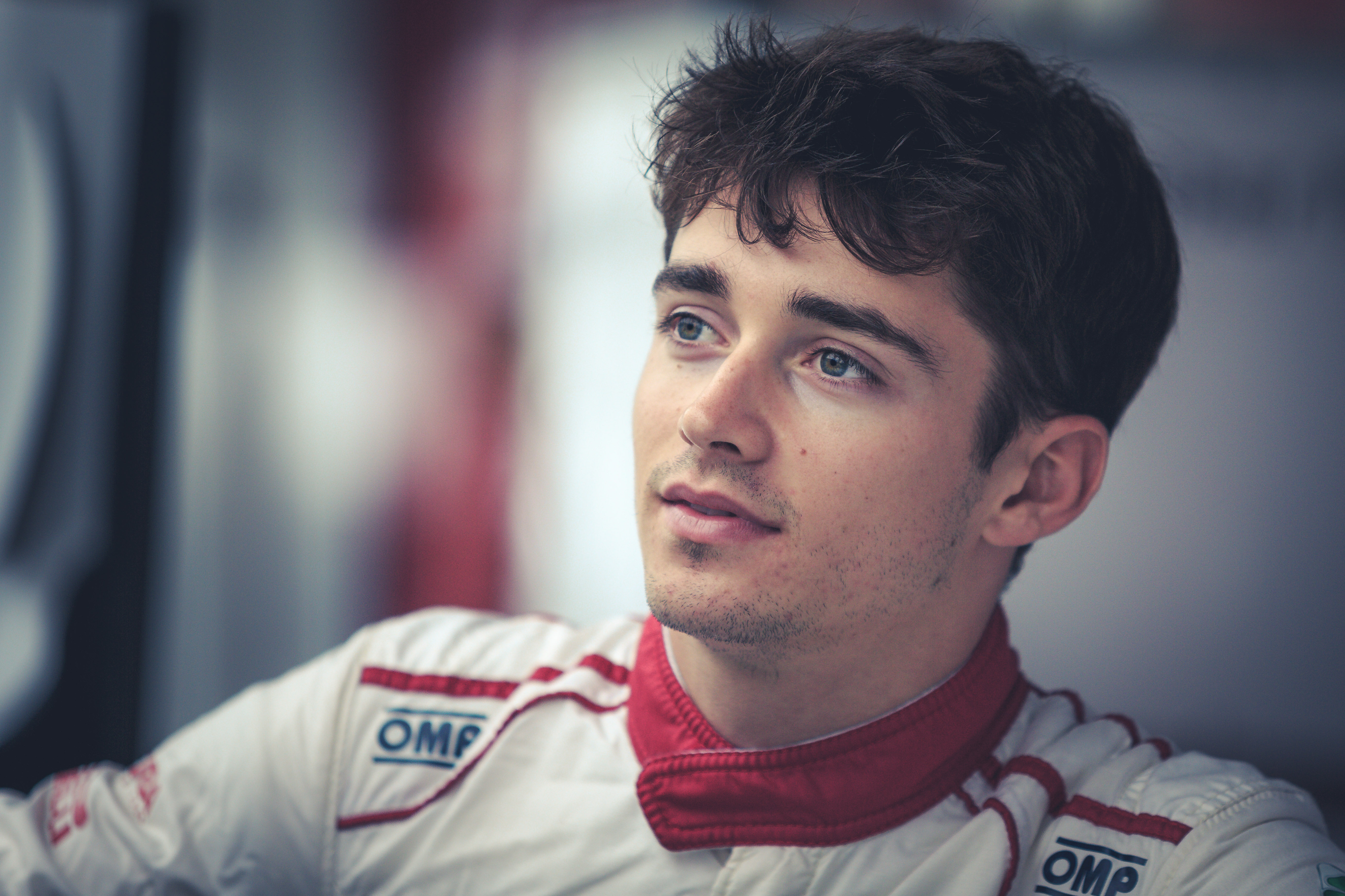 Charles leclerc. Леклер гонщик формулы.